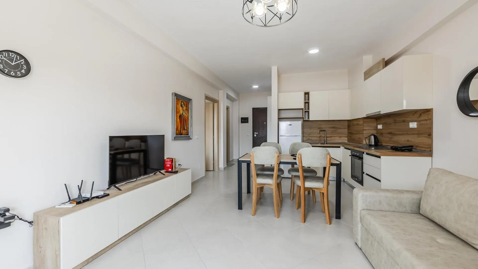 Ivory Rose Apartment Wlora