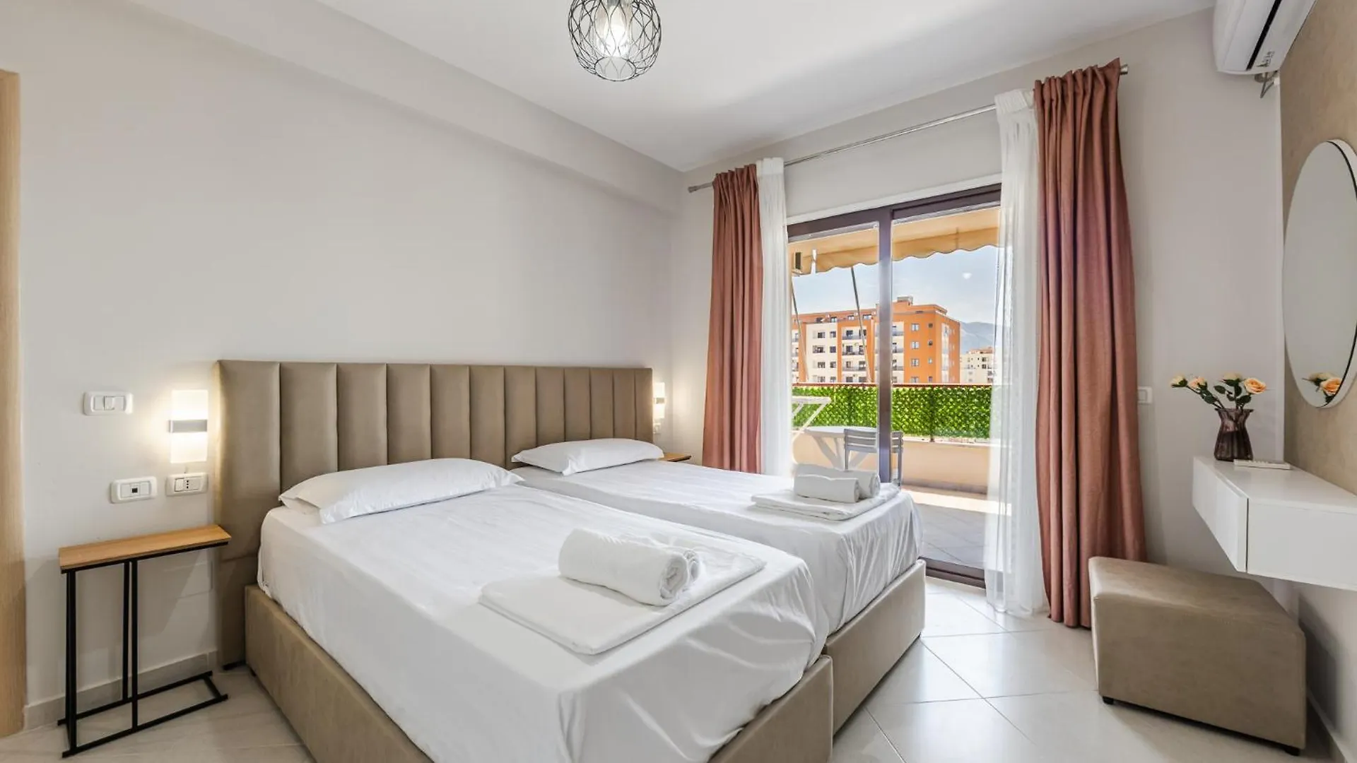 Ivory Rose Apartment Wlora