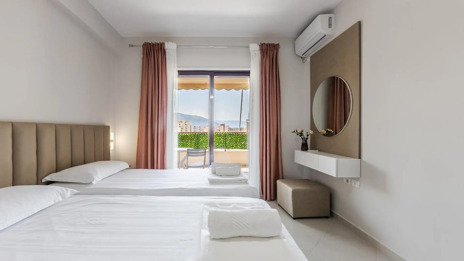 Ivory Rose Apartment Wlora 0*,