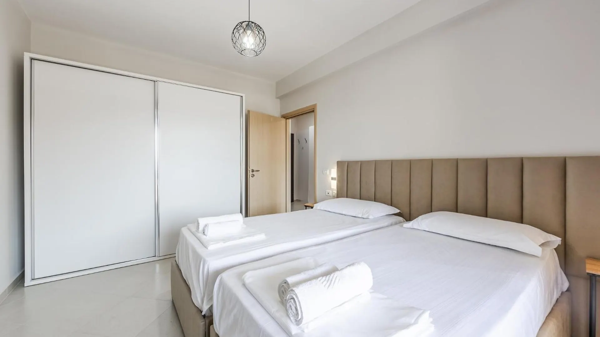 Ivory Rose Apartment Wlora